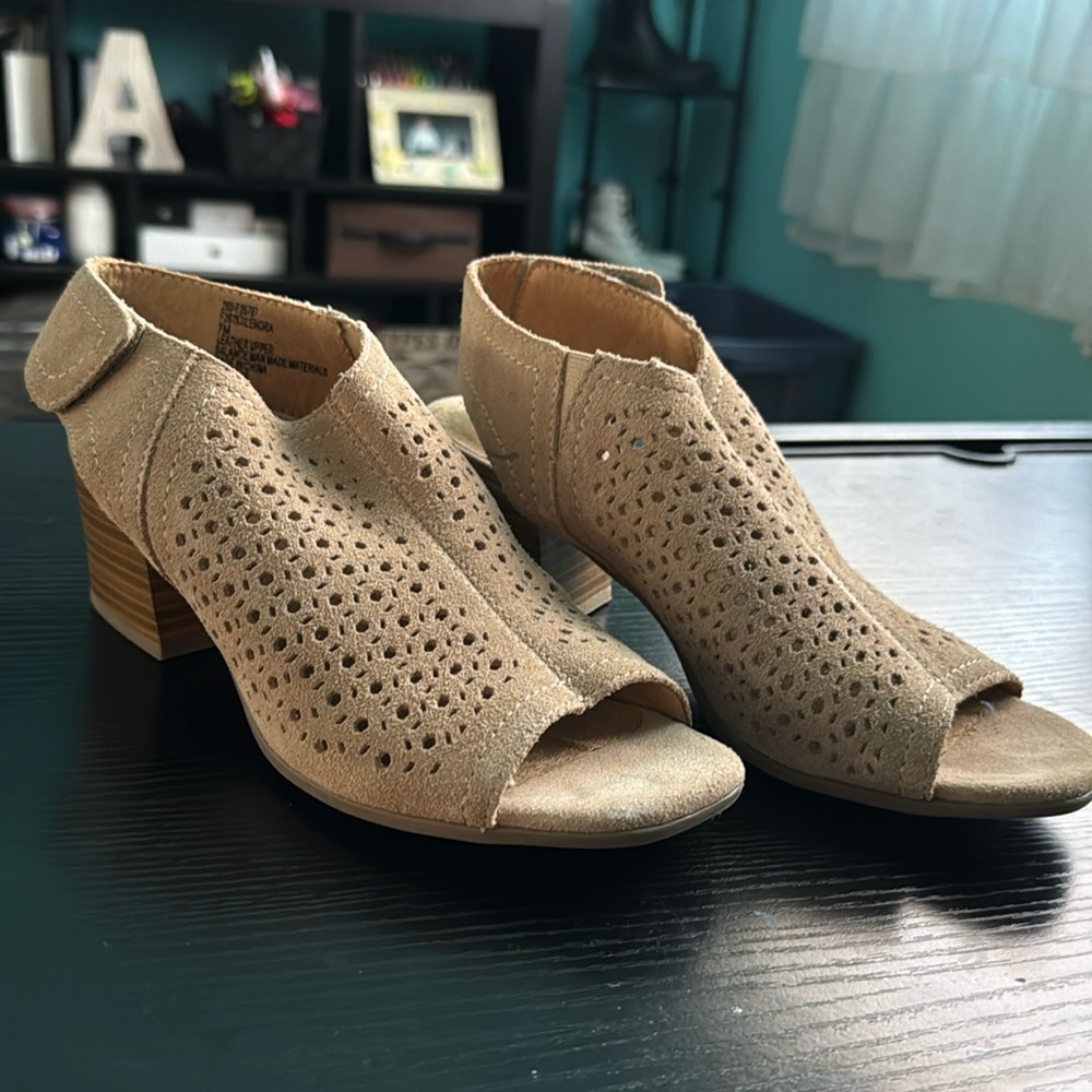 Tan suede like material short block sandal heels